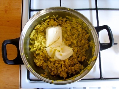 piers-kurczaka-w-sosie-serowo-smietanowym-z-curry (3)